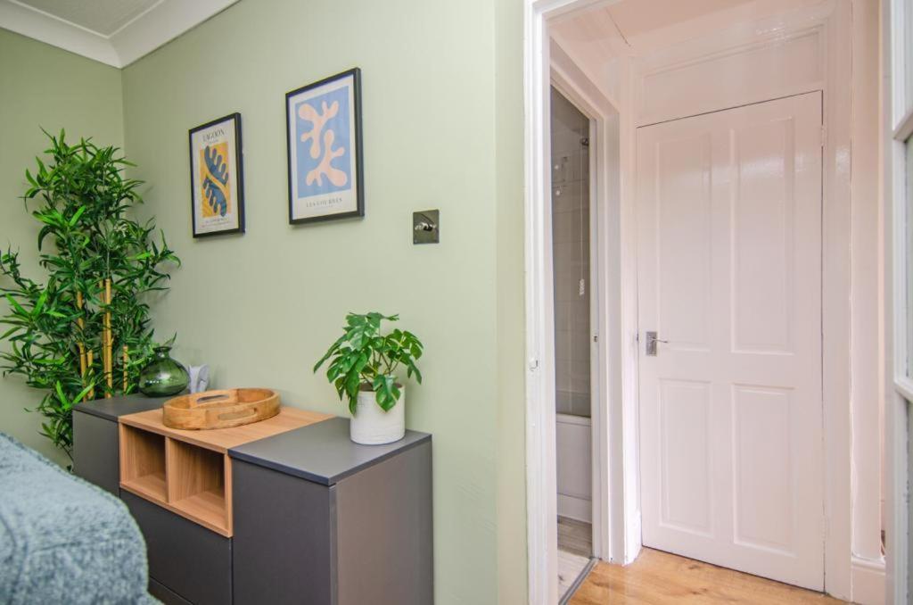 Cosy Lichfield Apartment Eksteriør bilde