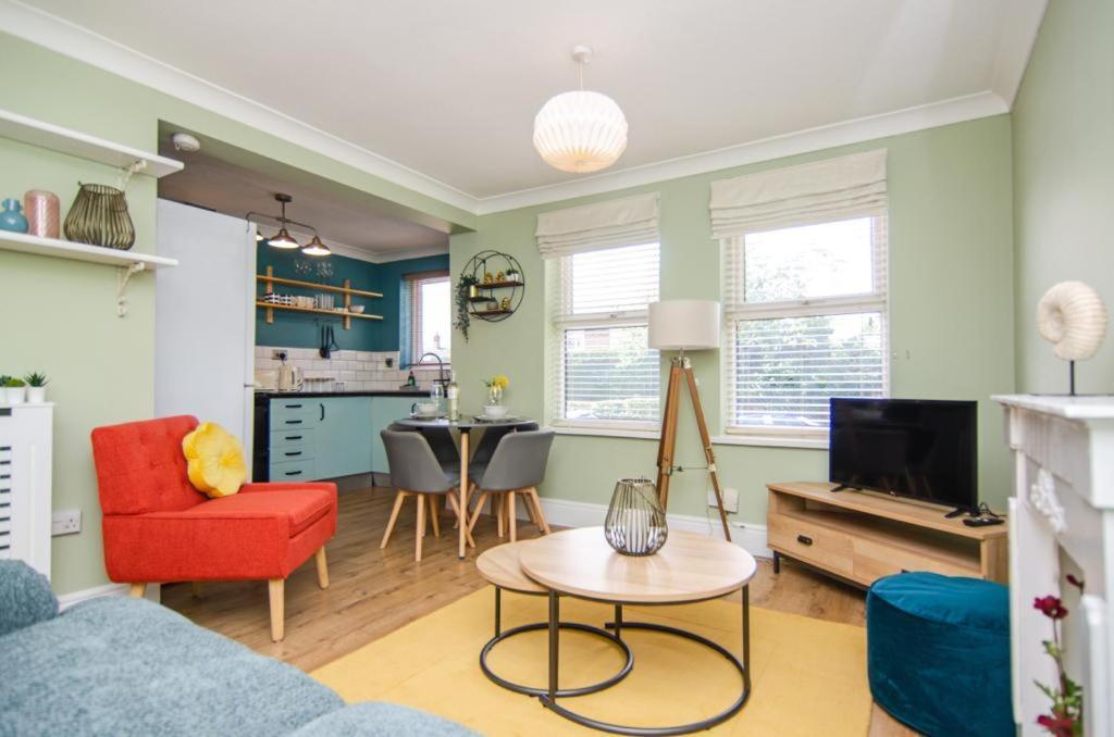 Cosy Lichfield Apartment Eksteriør bilde