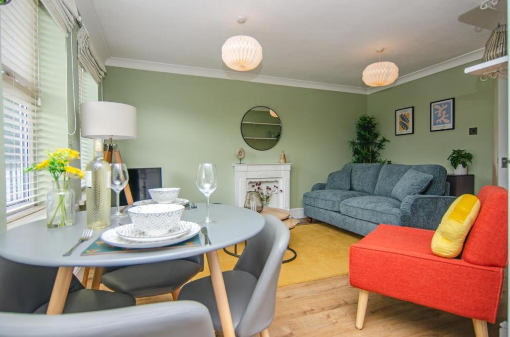 Cosy Lichfield Apartment Eksteriør bilde